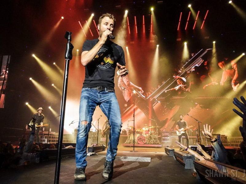 Dierks Bentley at Isleta Amphitheater